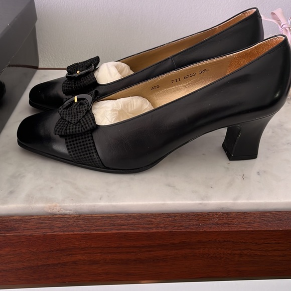 Vintage YSL heels - Picture 5 of 12